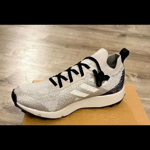 Adidas Terrell Two Parley size 8 Like new